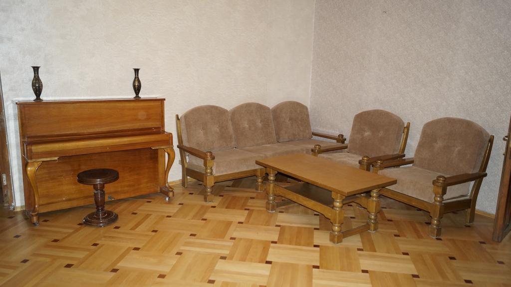 Nino'S Guest House Tiflis Habitación foto